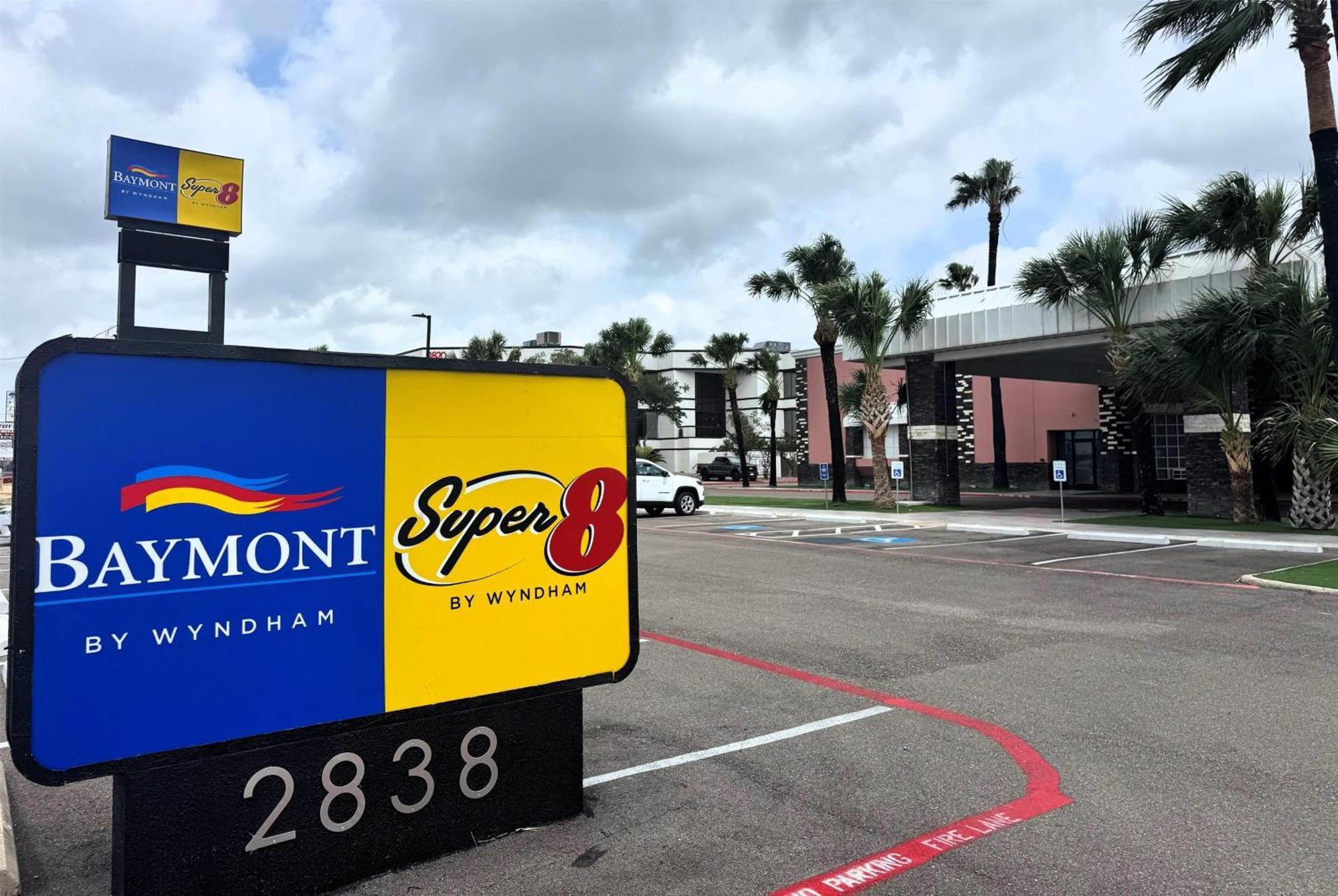 Baymont By Wyndham Corpus Christi Airport Hotel Exterior photo